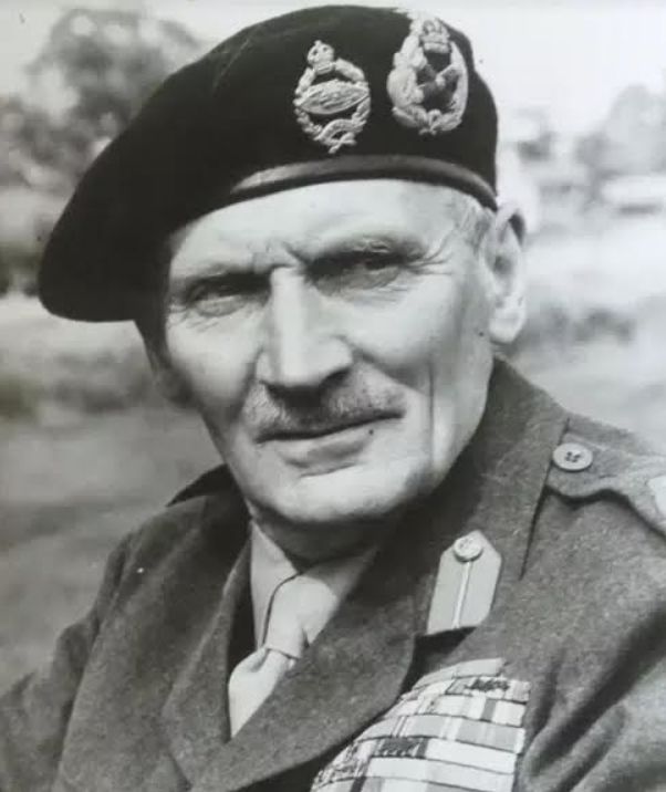Général Bernard Law Montgomery, commandant des troupes alliées lors de la bataille de Normandie