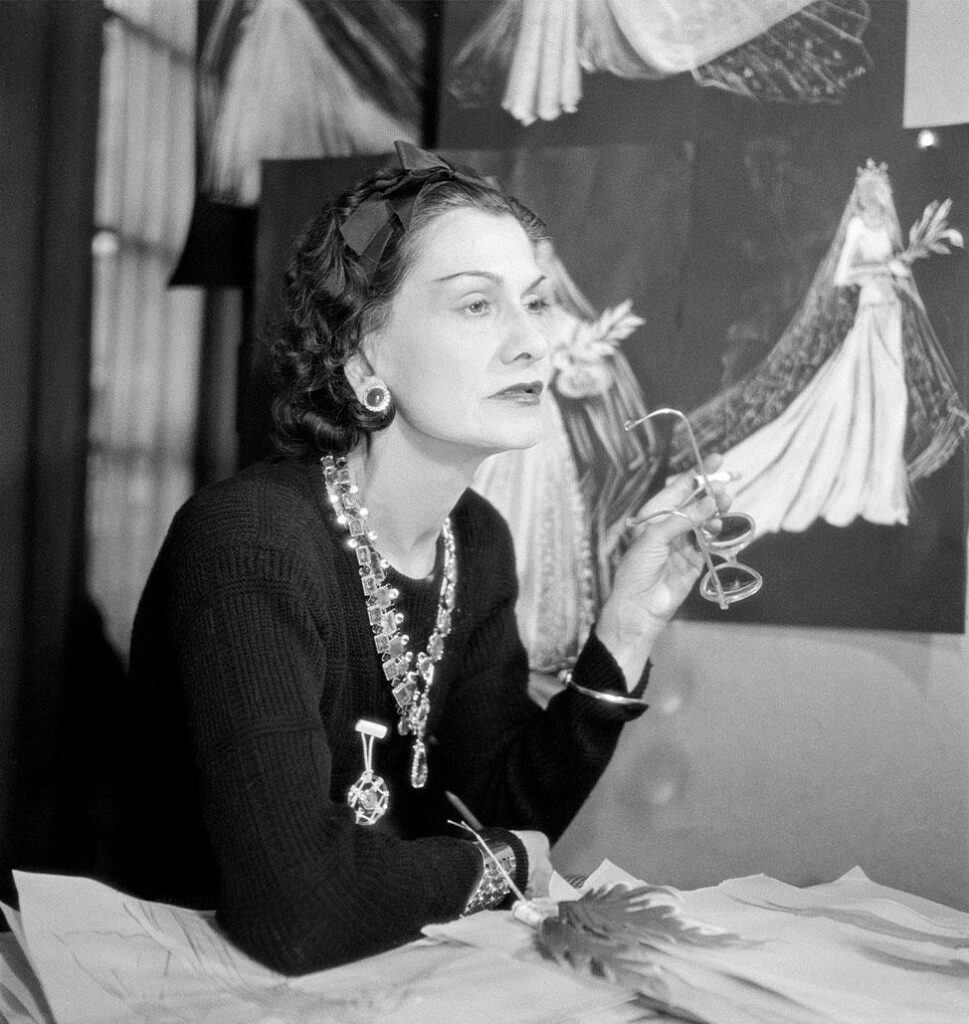 mode, chanel n°5, la petite robe noire, Gabrielle Chasnel, icone, Ritz, couturière, parfums, Paris, haute-couture, jacky Kennedy tailleur Coco Chanel, 1883-1971.